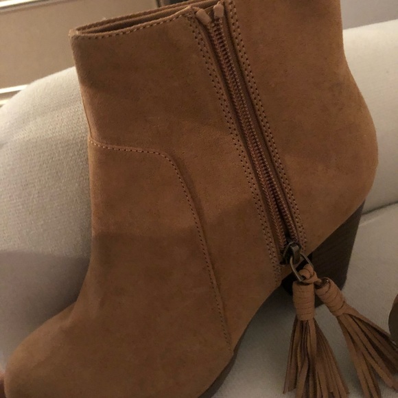 Sueded Tassel-Zip Ankle Boots for Women - Picture 6 of 8